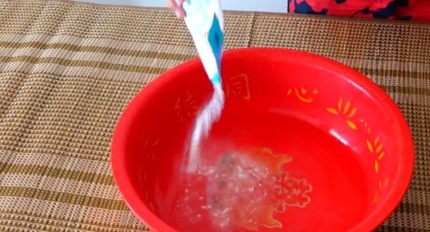 凉席一月不洗螨虫成窝,教你一个土方法,以后都不会生螨虫