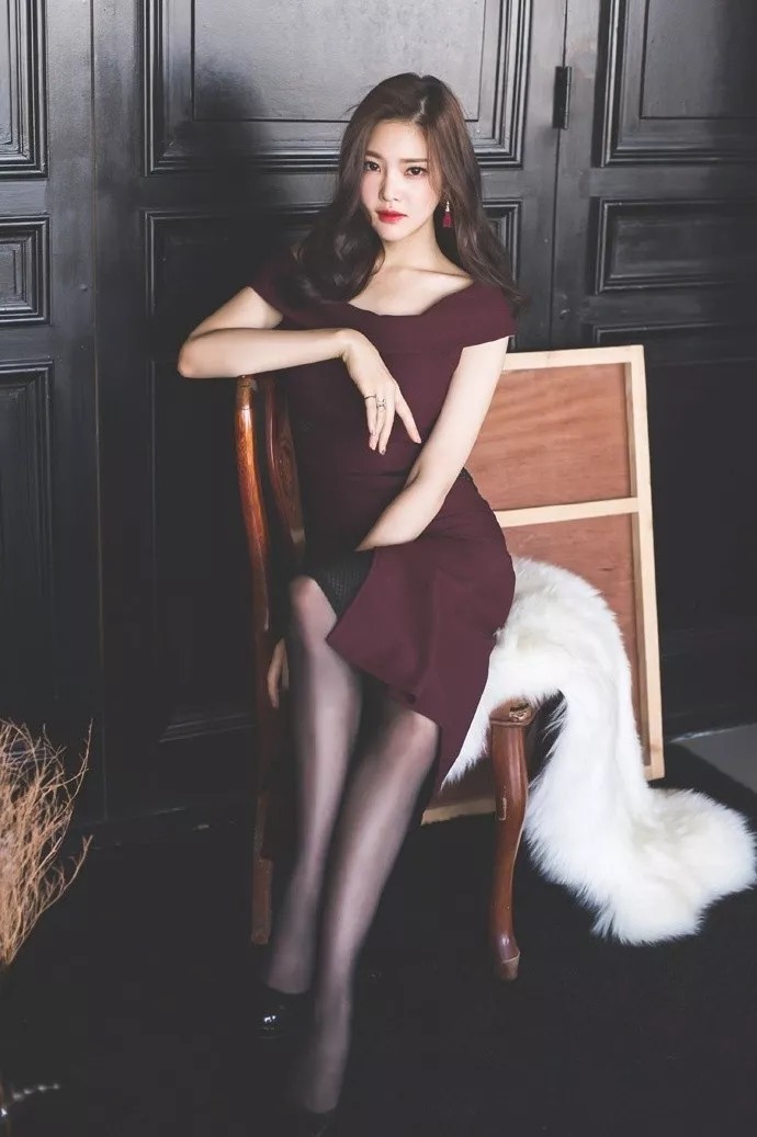 高跟鞋遇上丝袜,碰撞出让人难忘的气息