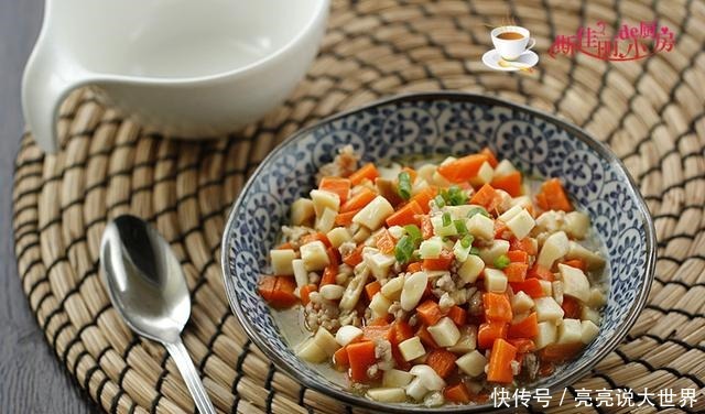 这三样菜一起炒实在太鲜美了,营养又下饭,5分钟上桌多吃不长肉!