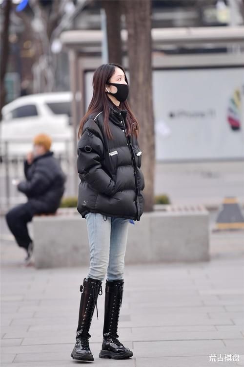 紧身牛仔裤,搭配长靴还是短靴?时尚姑娘有着自己的搭配技巧