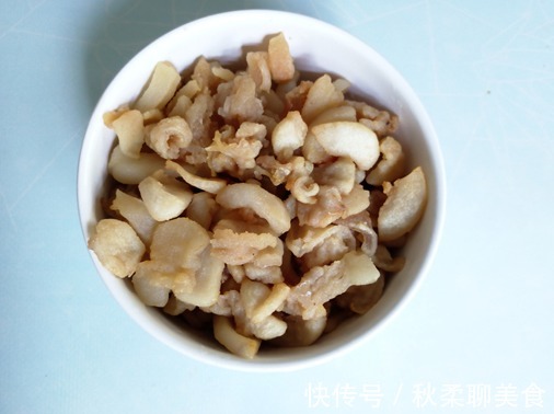 身体|最近孩子总爱吃猪油渣,吃多了对身体好还是坏吃对了才是宝!