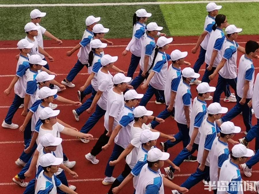 青岛电子学校|青春正步走