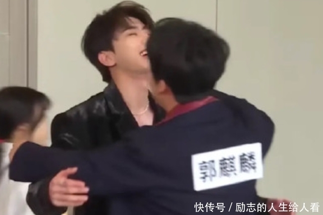 郭麒麟重返《跑男9》被惡意對待,出場配侮辱BGM,蔡徐坤更扎心