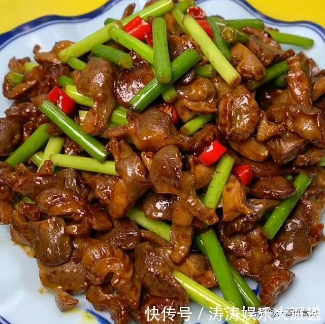 晒晒我的拿手菜，酱烧豆腐，肉末尖椒，辣炒鸡胗，香菇油菜