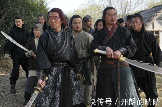 英雄本色@被斩前才见英雄本色武松怒喝鲁智深大笑,李逵却变成了一堆泥