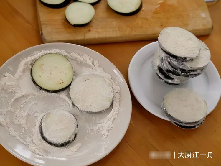 茄子|80岁老奶奶叫我茄子这样做,不炒不炖不过油,端上桌家人抢着吃