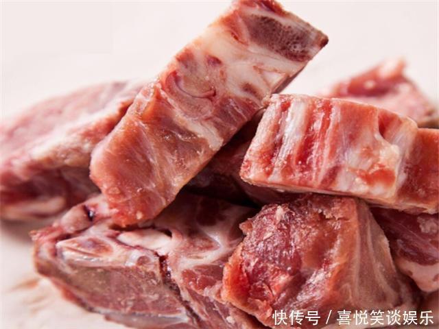 闻一闻|买排骨时，别只会挑肉多的，牢记3点，好排骨一挑一个准！