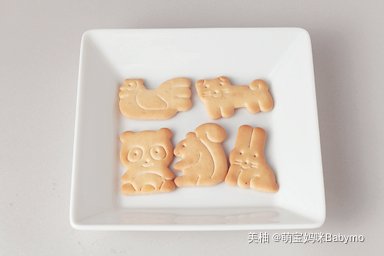 对一岁左右的宝宝来说点心是补充营养的第4类食物
