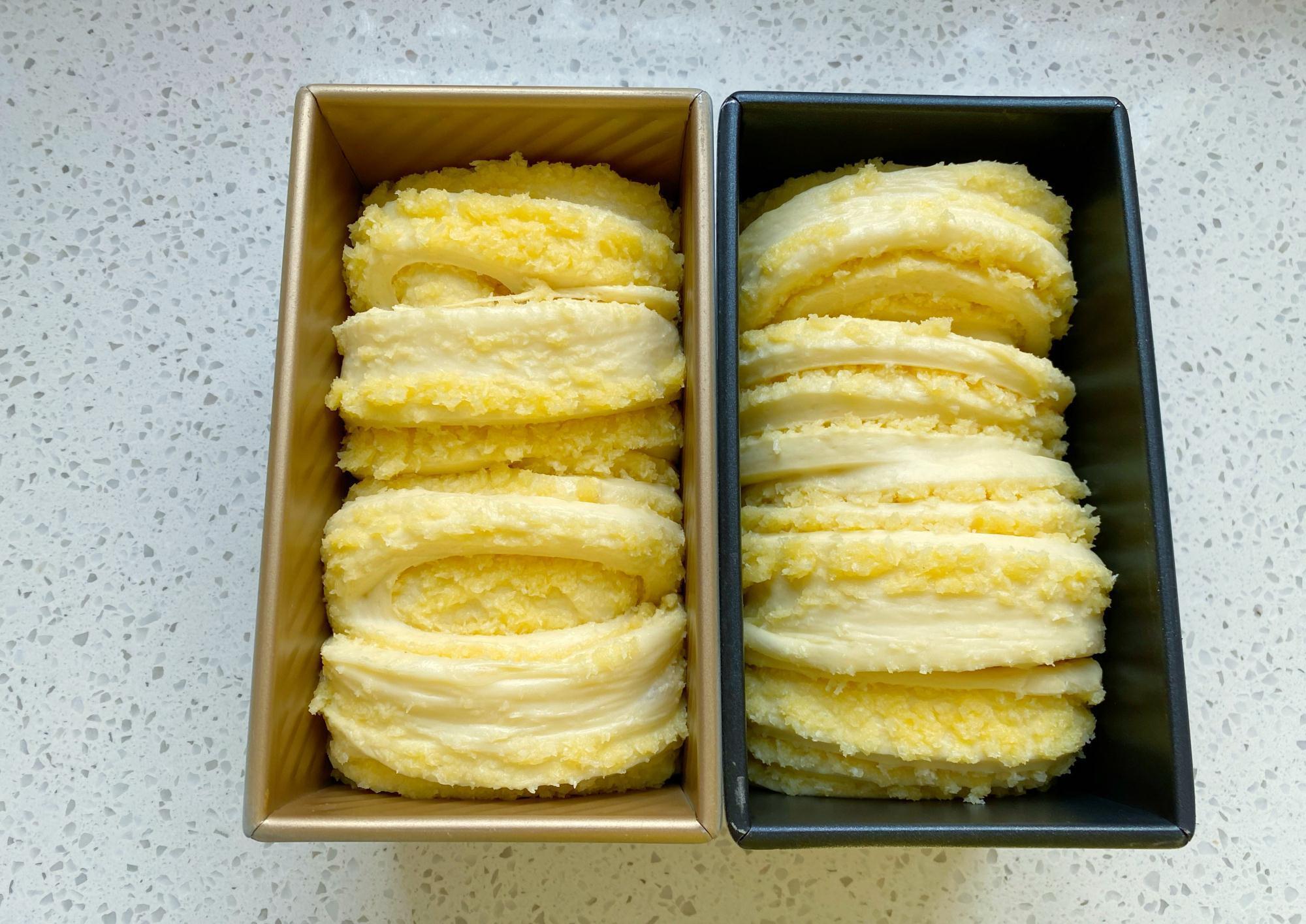 金黄香酥，柔软细腻又拉丝，1次发酵手撕椰蓉吐司，学会了不用买