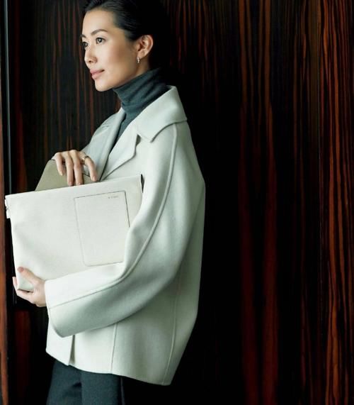 三十岁女人少穿黑色，好的配色不仅提升品味还显白，减龄又显气质