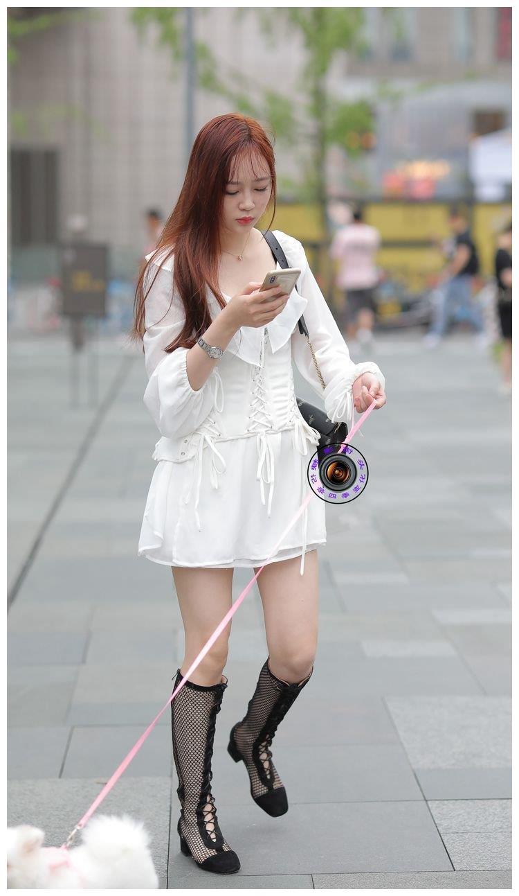 时髦|这个秋天, 连衣裙搭配高筒靴非常流行, 时髦高级又优雅