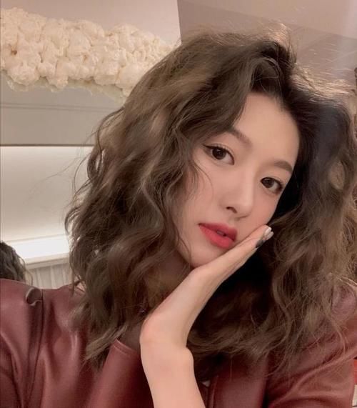 牙齿|女生若有这些特点，可以说是标准的“耐看脸”，颜值高还看不腻