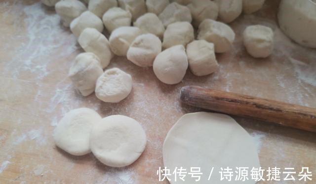 蒸包子我首选这馅润燥又杀菌，鲜香多汁特好吃，出锅连吃4个真香！