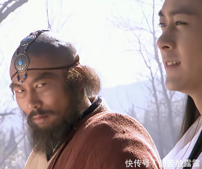 慕容复连鸠摩智都打不过,凭什么跟乔峰齐名王语嫣早有暗示