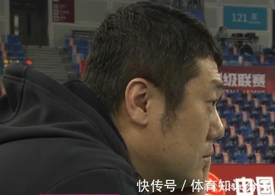 主教练|3-0,女排联赛第3名出炉,上海队连赢两场,辽宁主教练托腮沉思