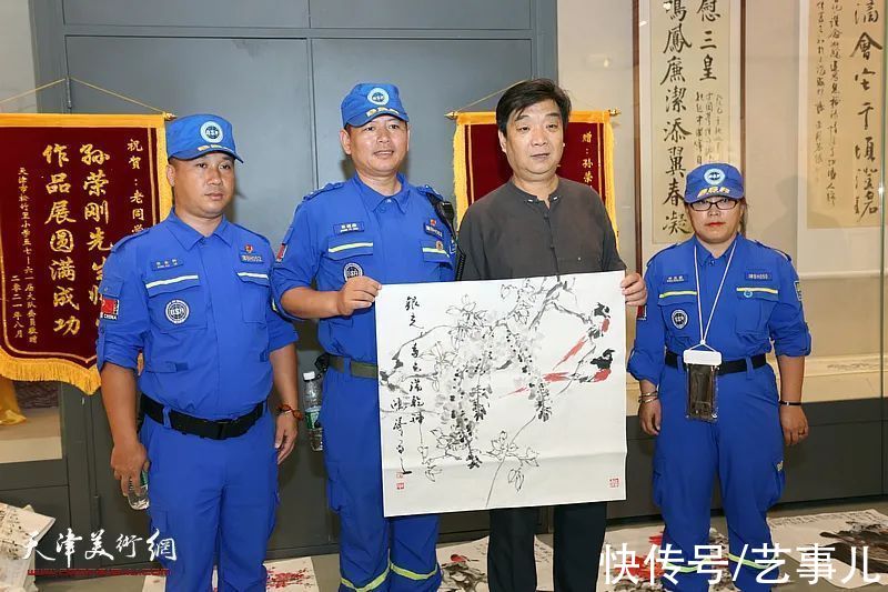 蓝天救援队|孙荣刚师生展滨海圆满收官呈两大看点：书画致敬英雄 收李建华为徒