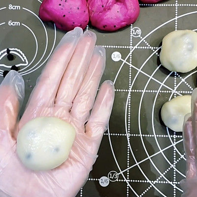 火龙果麻薯软欧包