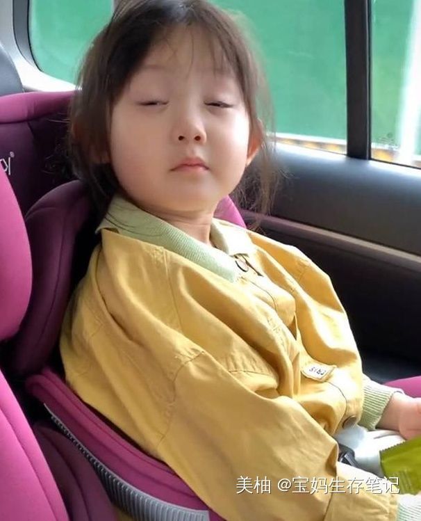 哥哥|防止哥哥偷吃饼干,妹妹“严防死守”不敢睡,网友舔一遍再睡