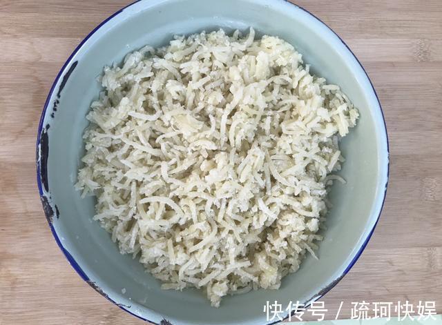 做法|秋天就馋土豆这个做法，当饭又当菜，儿子出锅吃了2碗