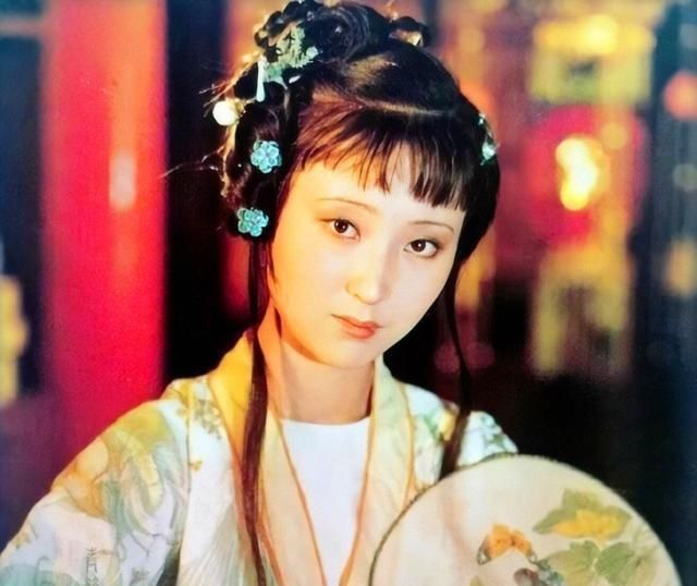 《红豆曲》:贾宝玉唱给无数像林黛玉那样的薄命女子