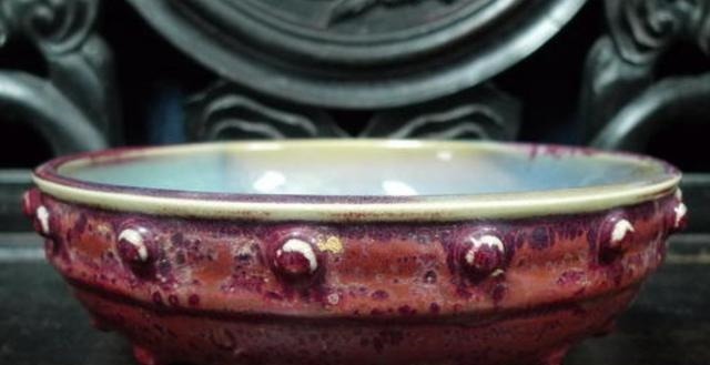 买下|老农捡破碗做烟灰缸用了3年,被收藏家2包烟买下,最终拍出180万