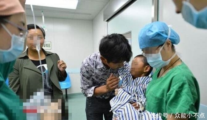 晚上|奶奶晚上跳舞,忘记家中正在烧水,害苦了独自在家的宝宝!