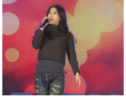 參加《好聲音》被淘汰，意外被愛奇藝總裁看上，今29歲成人生贏家