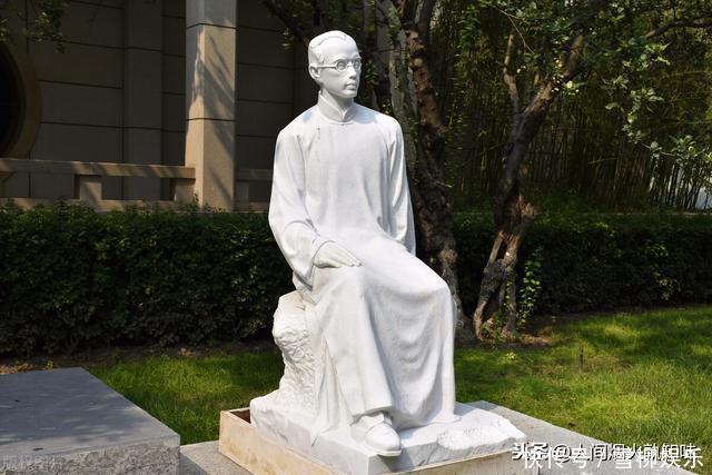 宋美龄:她是驾驭旗袍的高手,晚年定居美国时随身带去50箱旗袍