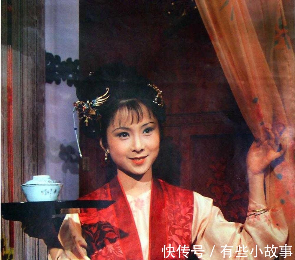 赖嬷嬷|她是荣国府丫头插班生, 进不去人家朋友圈, 却最受主人优待!