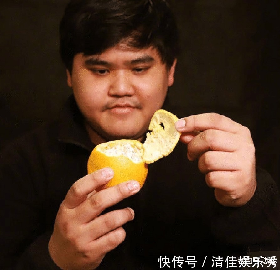 想象力|泰国小哥用“橘子皮”cos我妻善逸,这想象力绝了!