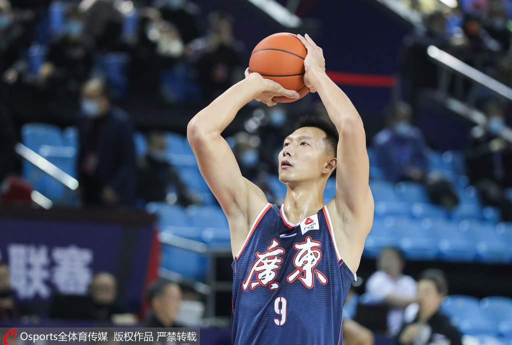 钟诚|“带头大哥”!阿联罚球13连中砍23+11 两项数据全场最高