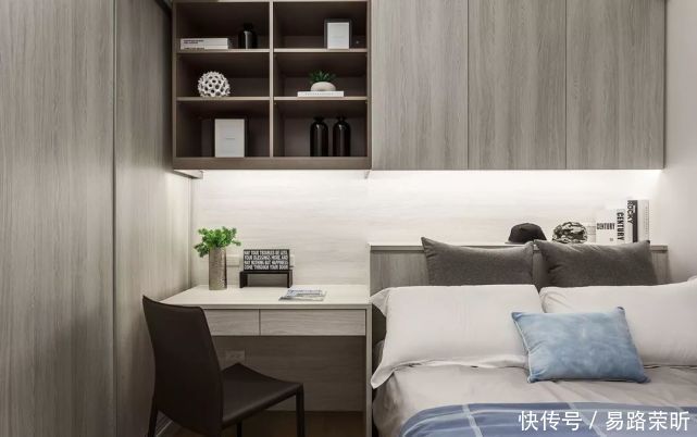 卧室背景墙还是挂婚纱照吗?现在年轻人都流行这样设计,好看又有趣!