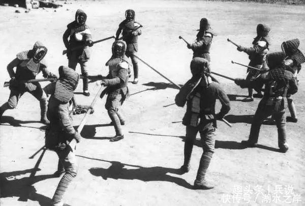 传统|别和野兽讲规矩!老八路:和鬼子拼刺刀,先开枪撂倒几个