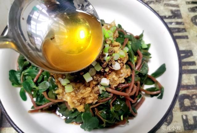 明儿|这野菜是“天然消炎药”，夏天遇到别放过，常吃食疗效果就是好