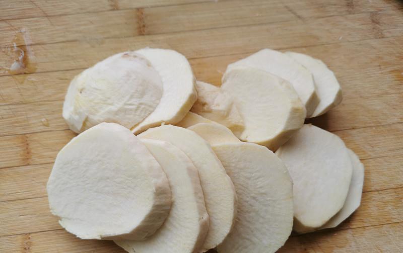 宅家的日子，我家最爱喝这粥，主食和粥一锅出，一人一碗就饱了