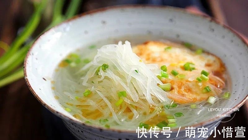 秋冬|秋冬适合多吃萝卜,和鸡蛋一起炖成汤,花不了5块钱,又鲜又好喝