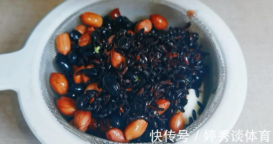 红枣|96岁爷爷吃了40年的养生配方,头发黑人也精神,快为父母收藏起来