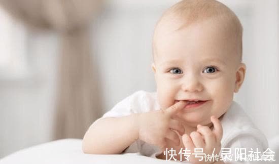 口水量|孩子经常流口水,难道是因为长牙?家长不要了解错原因了