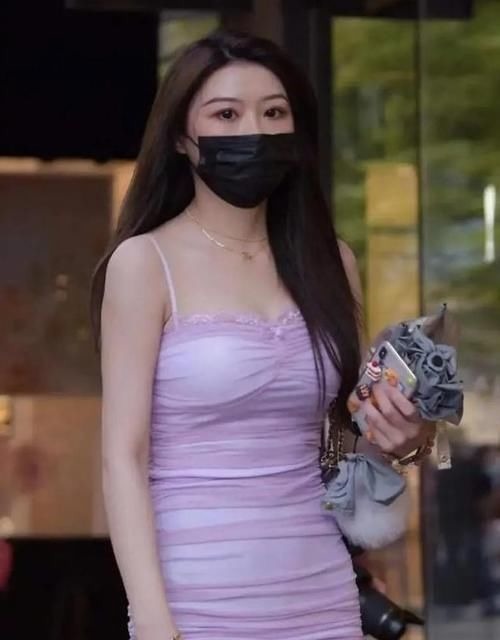 包臀裙 腰细腿长的女生最会选衣服,紧身“包臀裙”搭配,魅力不可阻挡