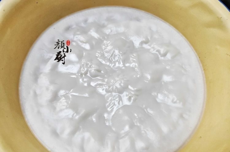 熬猪油时,只加水是错的,多加这2样,猪油又香又白,放1年不坏