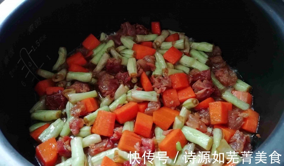 豆角|我家懒人晚餐走红,饭和菜一锅出,食材丰富又营养,一顿不到10元!