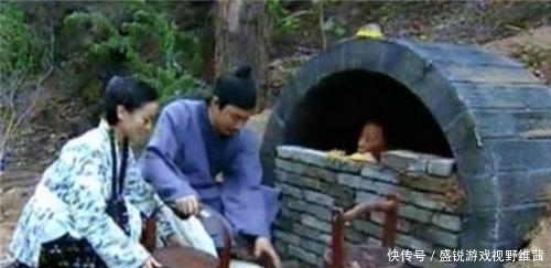 坟墓|“瓦罐坟”到底多残忍?孝子将母亲背到坟墓,送一顿饭就填一块砖