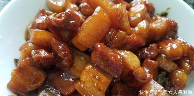  猪肉|焖猪肉的简单做法，这样做的猪肉又好吃又好看，很美味的家常菜