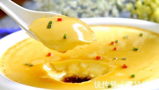 蒸蛋时,别直接上锅蒸!教你正确方法,鸡蛋嫩滑入味,好吃不腻!