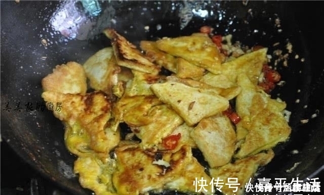 嫩豆腐|煎豆腐时，不要直接下锅，多加一步，豆腐焦黄又嫩滑