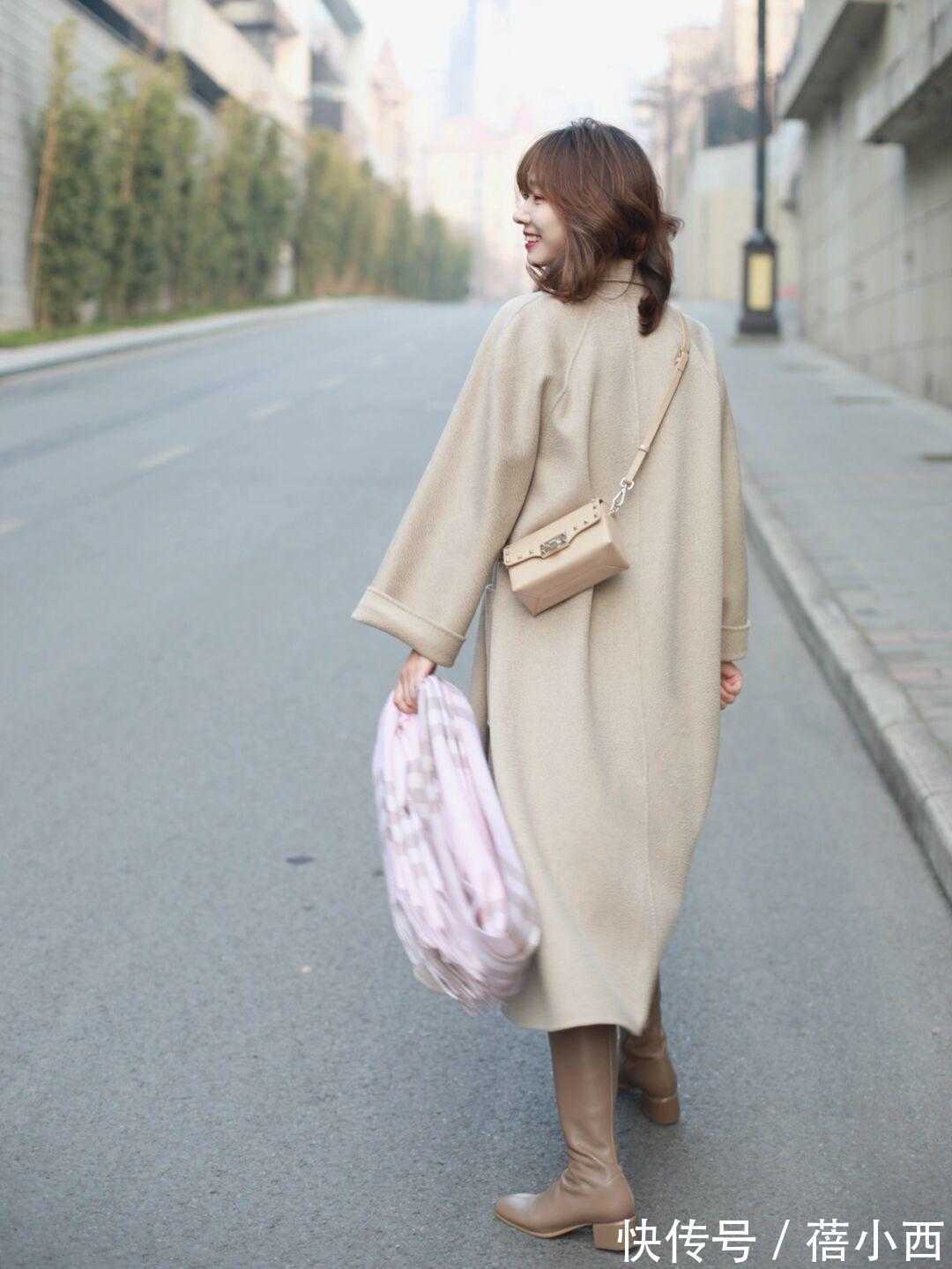 小白靴 马丁靴早已过时了!时髦的女人都穿这“3双”鞋子,显高还显气质