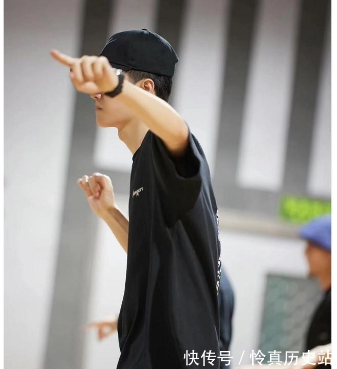 王一博街舞四决赛队长大秀音源预告:恭喜啵丝们都会学抢答了