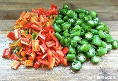 做法|鸡肉这样炒着吃,一上桌就光盘,做法简单,好吃又下饭