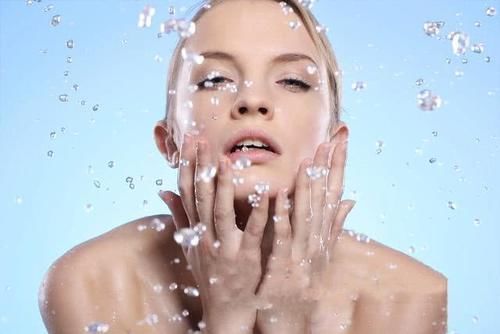 洗面奶|女生洗脸时,少犯这5个“错误”皮肤容易变差,还加快毛孔粗大
