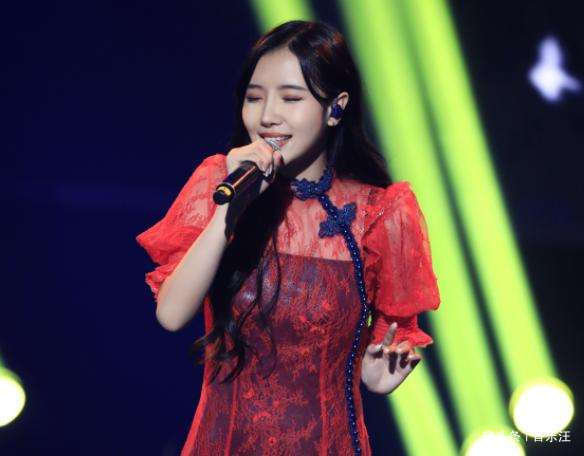 賈錚|《中國好聲音》賽后，冠軍陷入沉寂，反而是連決賽都沒進的她火了